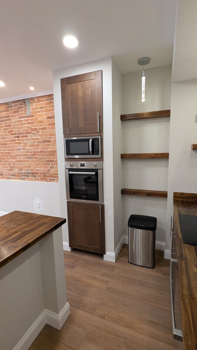 Foto del edificio - 628 Portland St