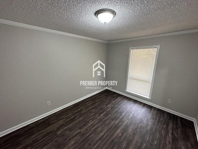 Building Photo - 2946 Meadowfair Rd