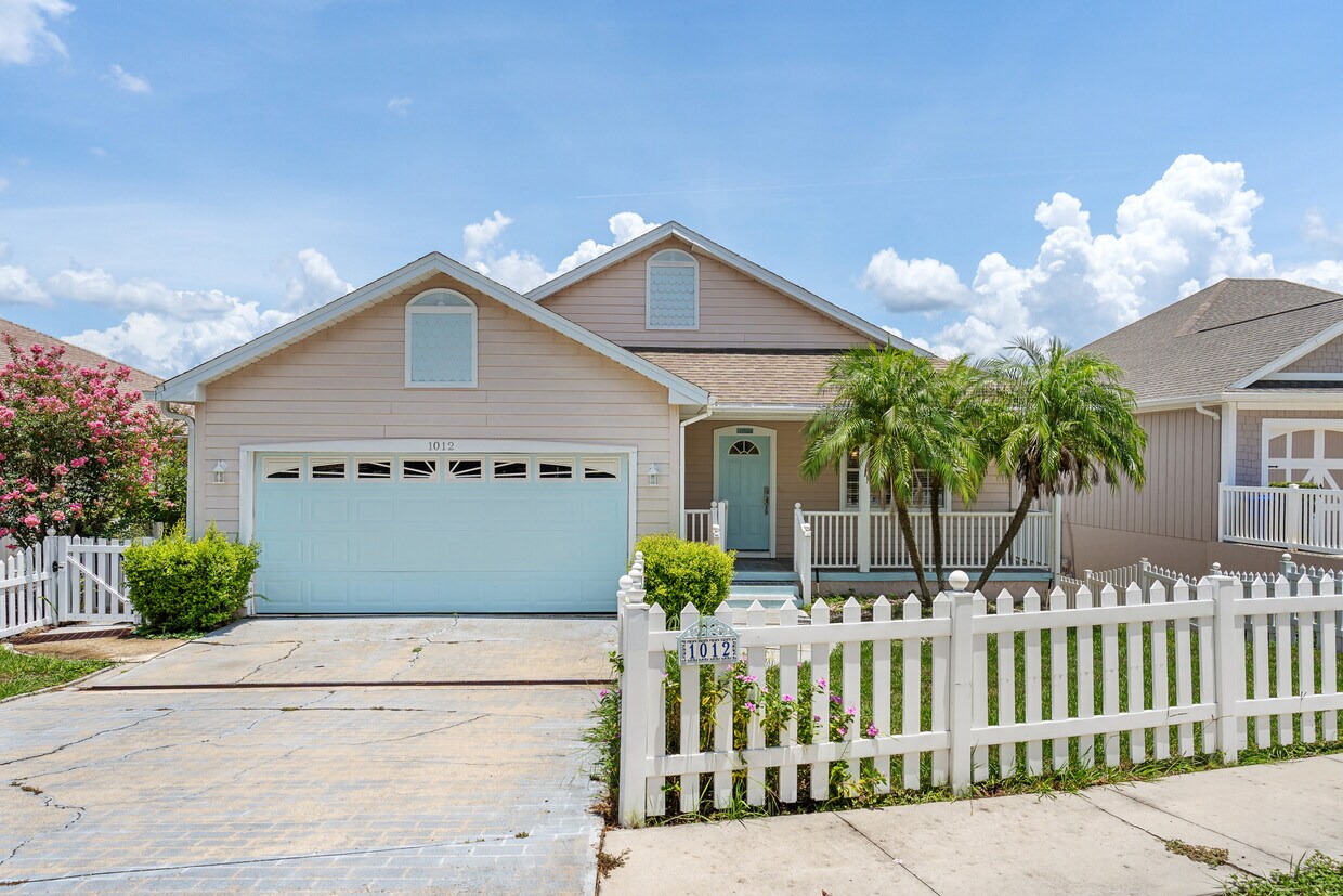 Foto principal - 1012 Lake Elsie Dr