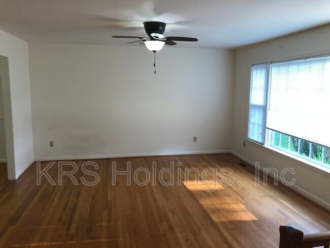 Building Photo - 311 Ronald Dr