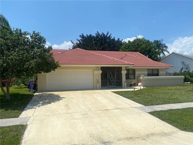 Building Photo - 9415 Sun Pointe Dr