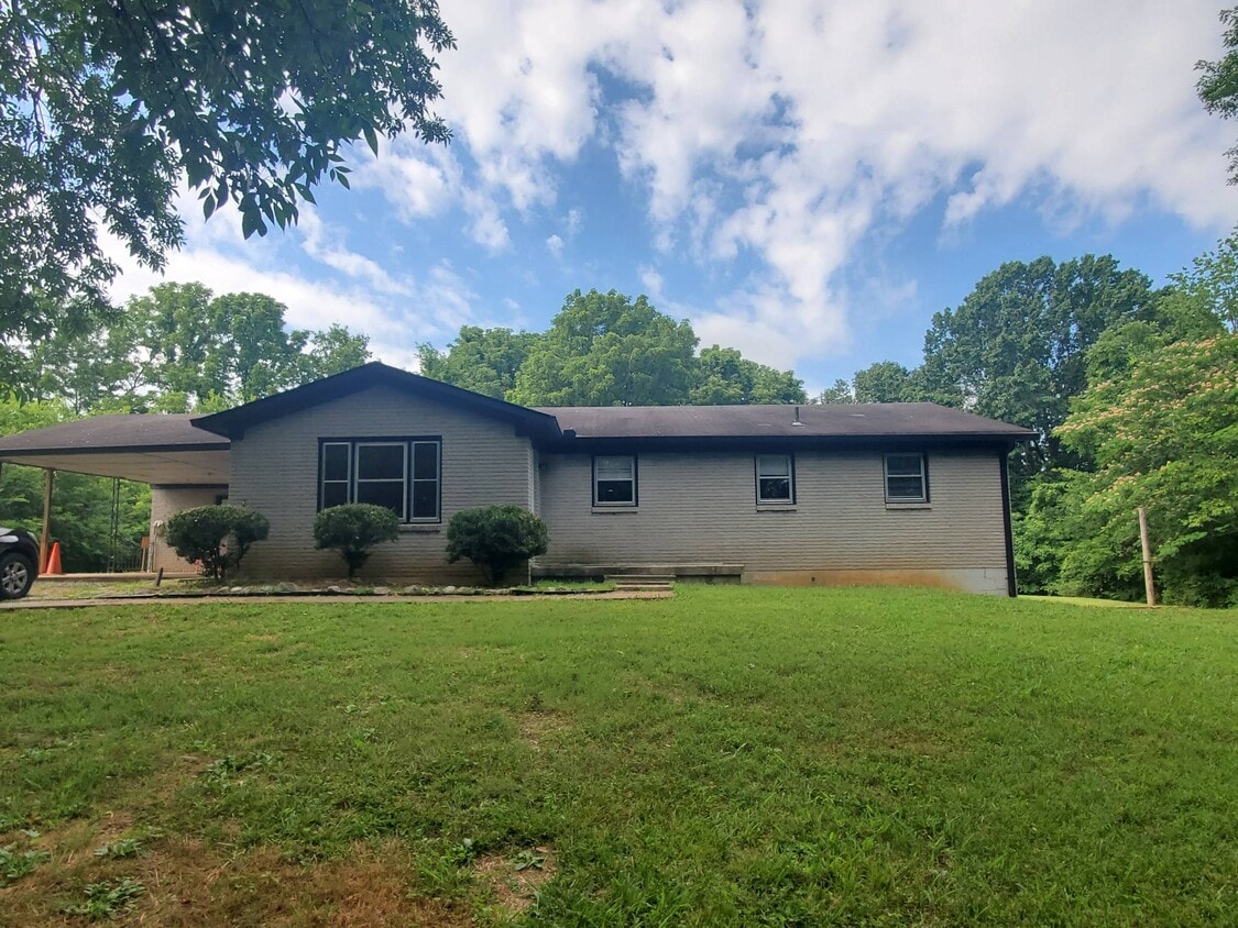 Primary Photo - 255 Sunset Ln