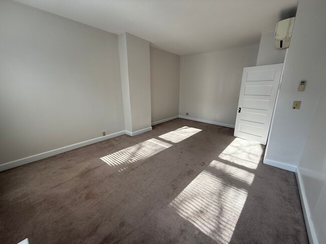 Building Photo - 91 Wallingford Rd