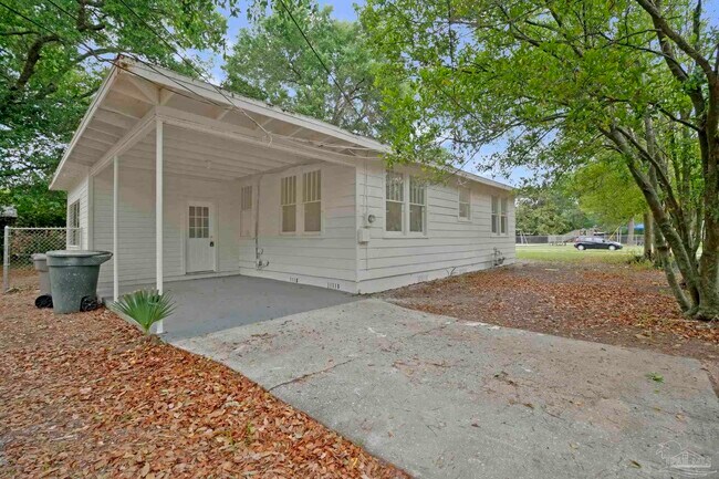 Foto del edificio - 1322 Wisteria Ave