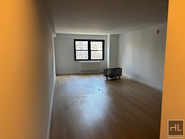Building Photo - East 39th Street