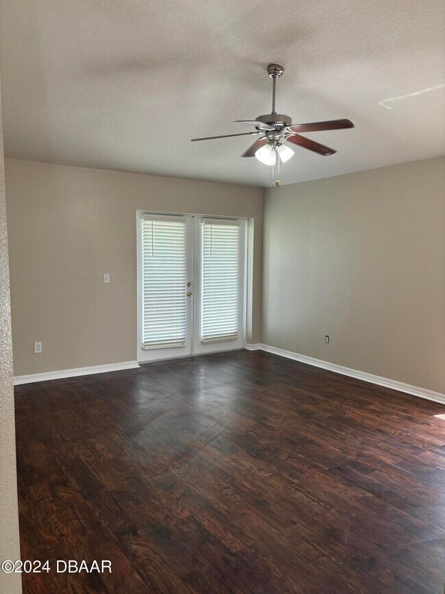 Foto del edificio - 1815 Forest Preserve Blvd