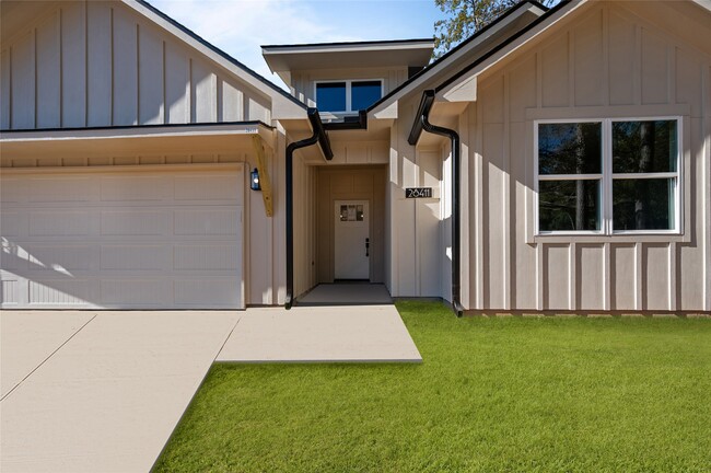 Building Photo - 28411 Champion Oaks Dr