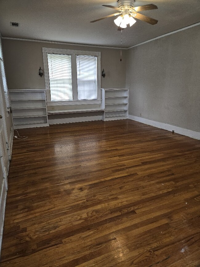 Front Living Area built in shelves - 2157 Richmond Ave