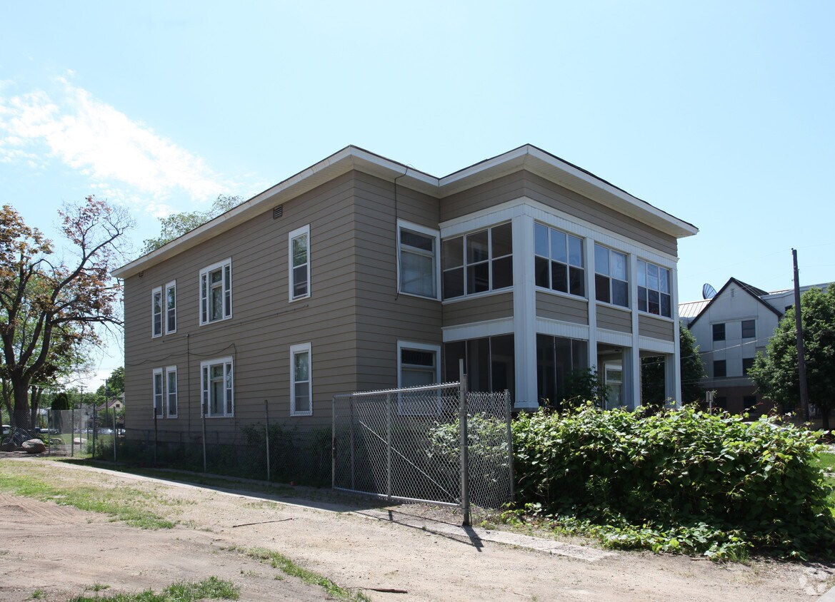 Foto del edificio - 527-529 Oak St SE