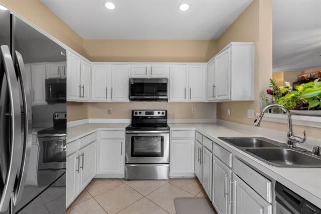Building Photo - 1526 Cliff Creek Dr