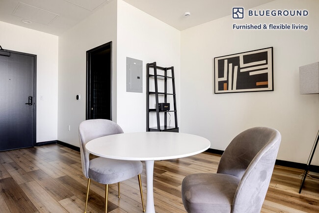 Building Photo - 2500 Wilshire Blvd