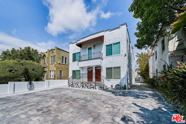 Building Photo - 1310 S Rimpau Blvd