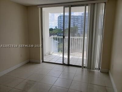 Foto del edificio - 1300 NE Miami Gardens Dr