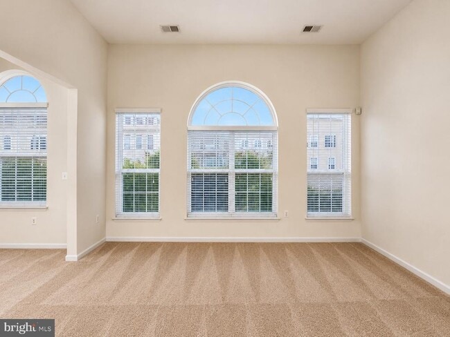 Building Photo - 6076 Wicker Ln