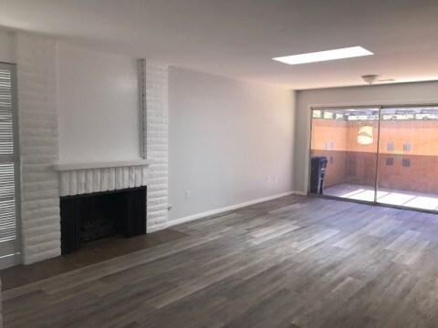 Foto del edificio - 4618 Collwood Ln