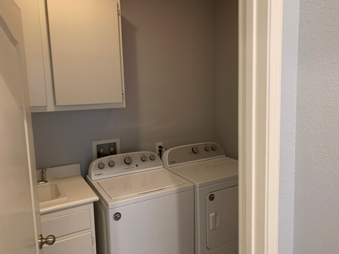 inside laundry room - 4036 Jonathon St