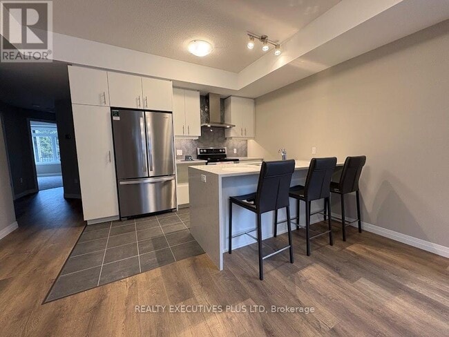 Building Photo - 38 Thatcher Dr