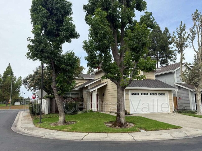 Building Photo - 4427 Ashwood Common