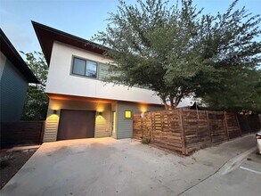 Building Photo - 2101 Montopolis Dr
