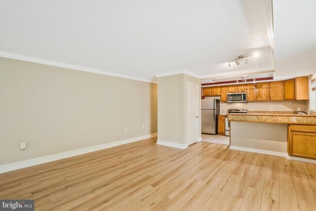 Building Photo - 3300 S 28th St