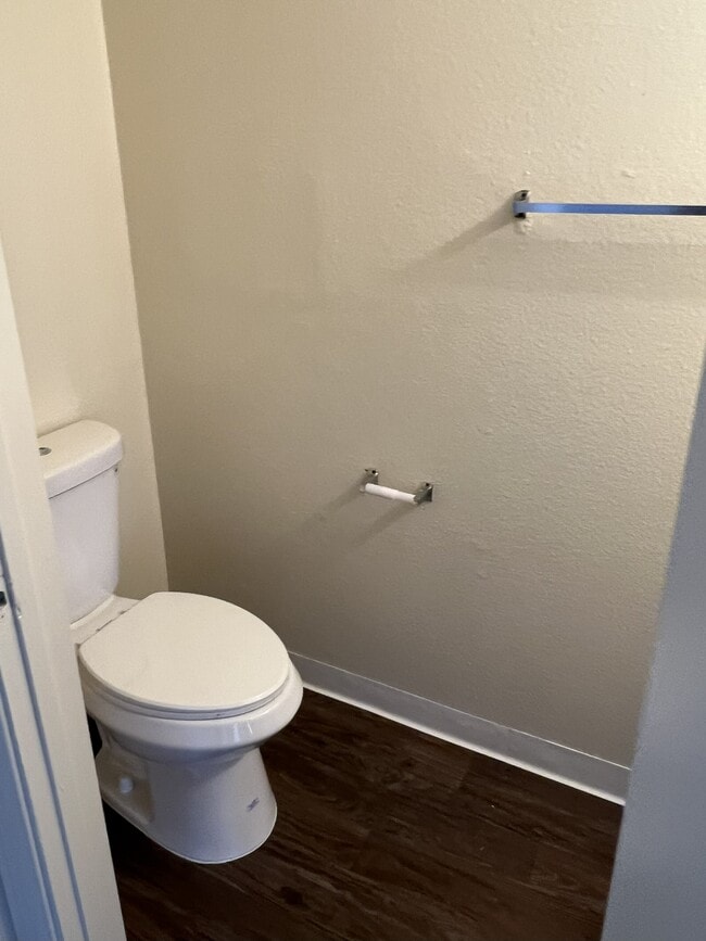 Foto del edificio - 240 N Spruce Ave