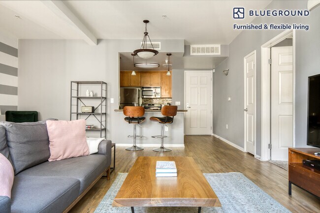 Foto del edificio - 8601 Lincoln Blvd