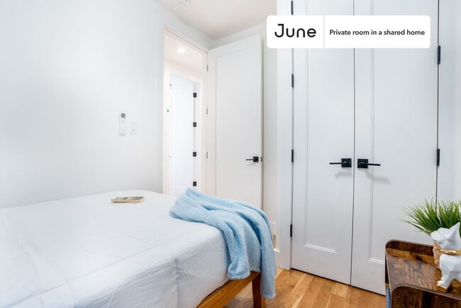 Room in Shared 4.0 bed/2 bath home - Room in Shared 4.0 bed/2 bath home