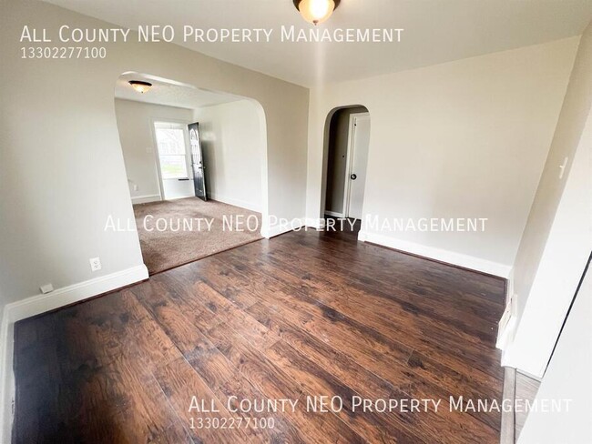 Building Photo - 1217 Dietz Ave