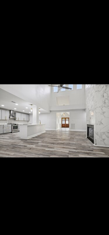 Foto del edificio - 8591 Wakefield Ave