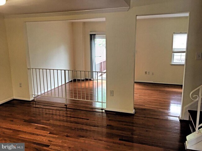 Foto del edificio - 7432 Pohick Rd