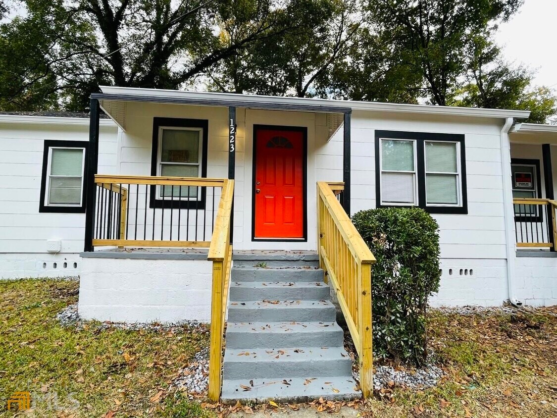 Primary Photo - 1223 Campbellton Pl SW