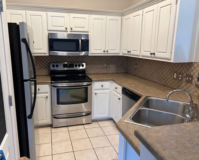 Foto del edificio - 9706 Vernon Ave