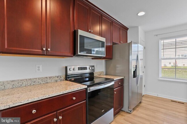 Building Photo - 43 Andover Ct