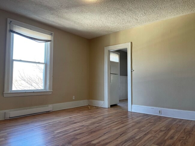 Building Photo - 40 Cranston Ave