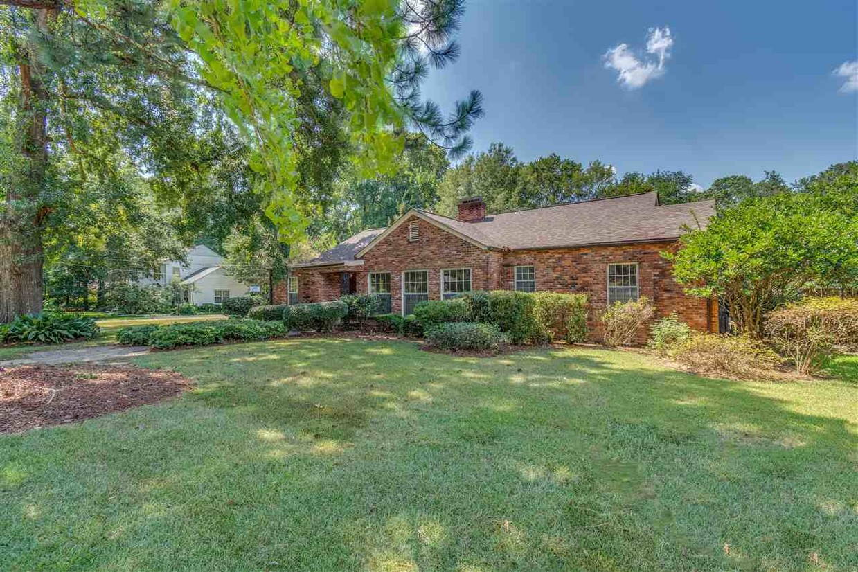 Primary Photo - 4105 Oakridge Dr
