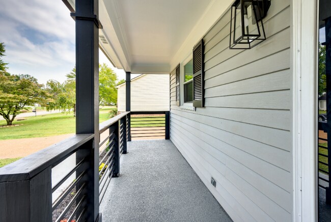 Foto del edificio - 520 Riverview Dr