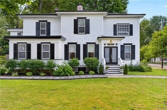 Building Photo - 312 Elm St