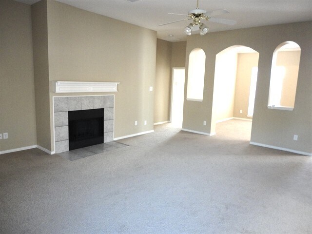 Foto del edificio - 1400 Estate Ln