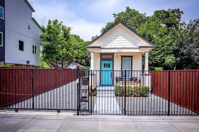 Photo - 1613 Hickory Street Unit House