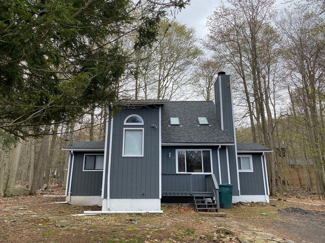 Primary Photo - 7173 Robinwood Dr