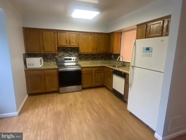 Building Photo - 15009 Laureland Pl