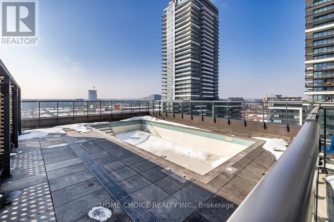 Building Photo - 1480 Bayly St