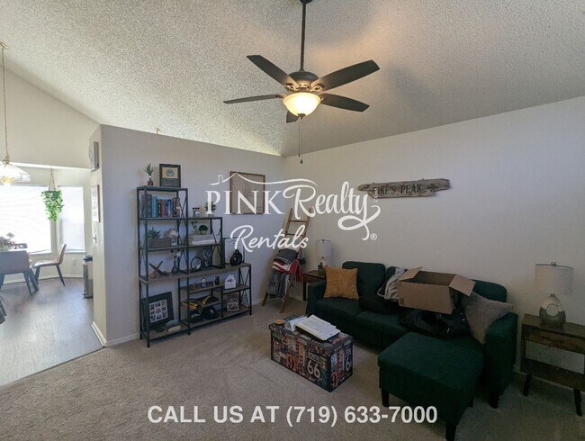 Foto del edificio - 955 Lords Hill Dr