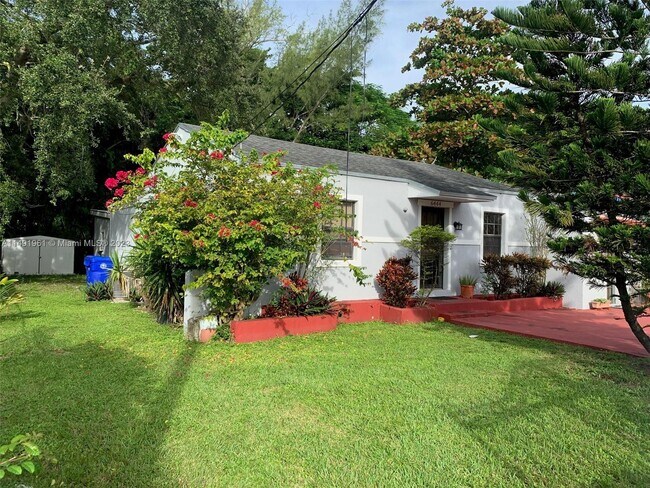 Building Photo - 6444 NW Miami Pl