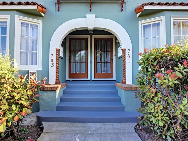 Foto del edificio - 743 Hillgirt Cir