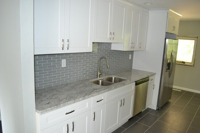 Building Photo - 116 Gravesmith Dr