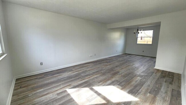 Building Photo - 259 Windsor Castle Dr