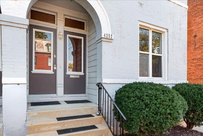 Foto del edificio - 4252 Castleman Ave