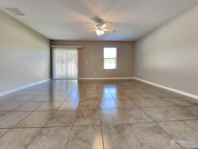 Building Photo - 1752 Broad Winged Hawk Dr