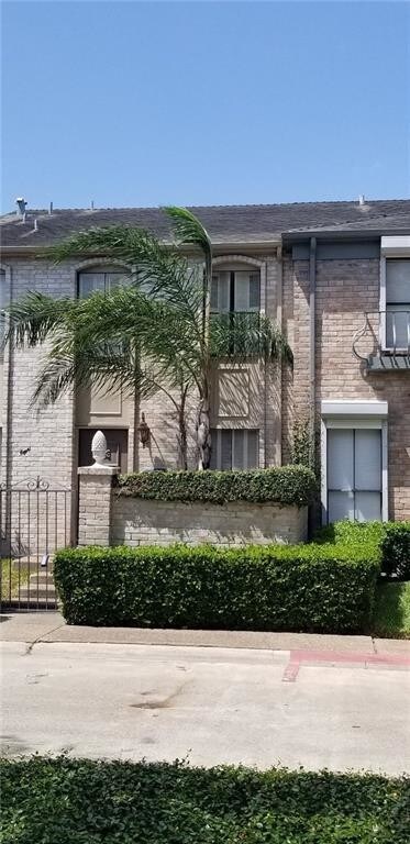 Foto del edificio - 8 Lake Shore Dr